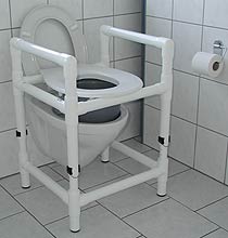 Toilettensitzerhhung und Duschhocker mit Armlehnen in einem
